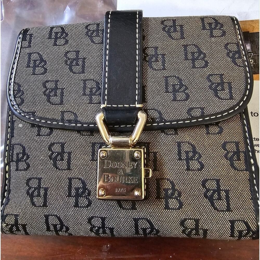 Vintage 1975 Dooney & Bourke Signature Canvas Wallet with COA - EUC
